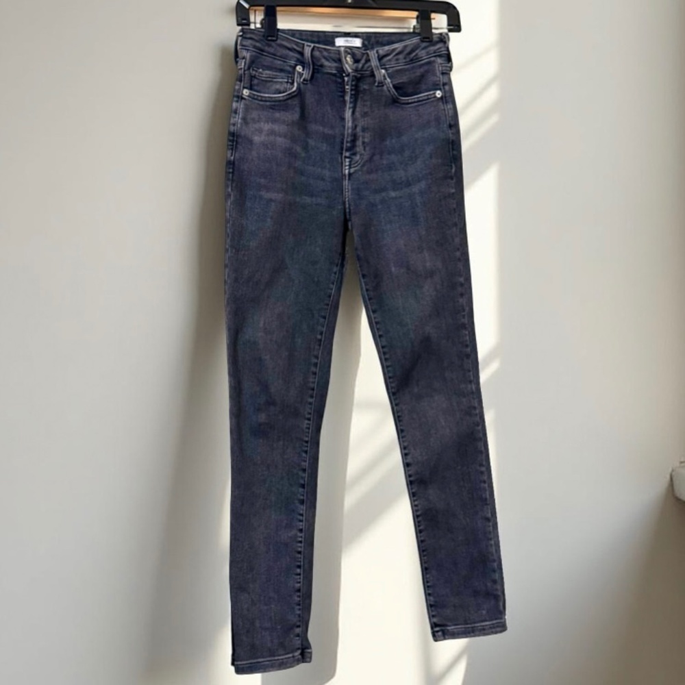 Forever21 Black Wash High-waist Skinny Jeans Size small in Juniors
